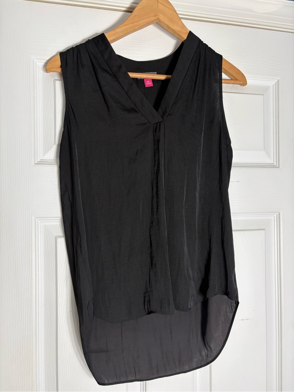 Vince Camuto Black Sleeveless V-Neck High-Low Tank